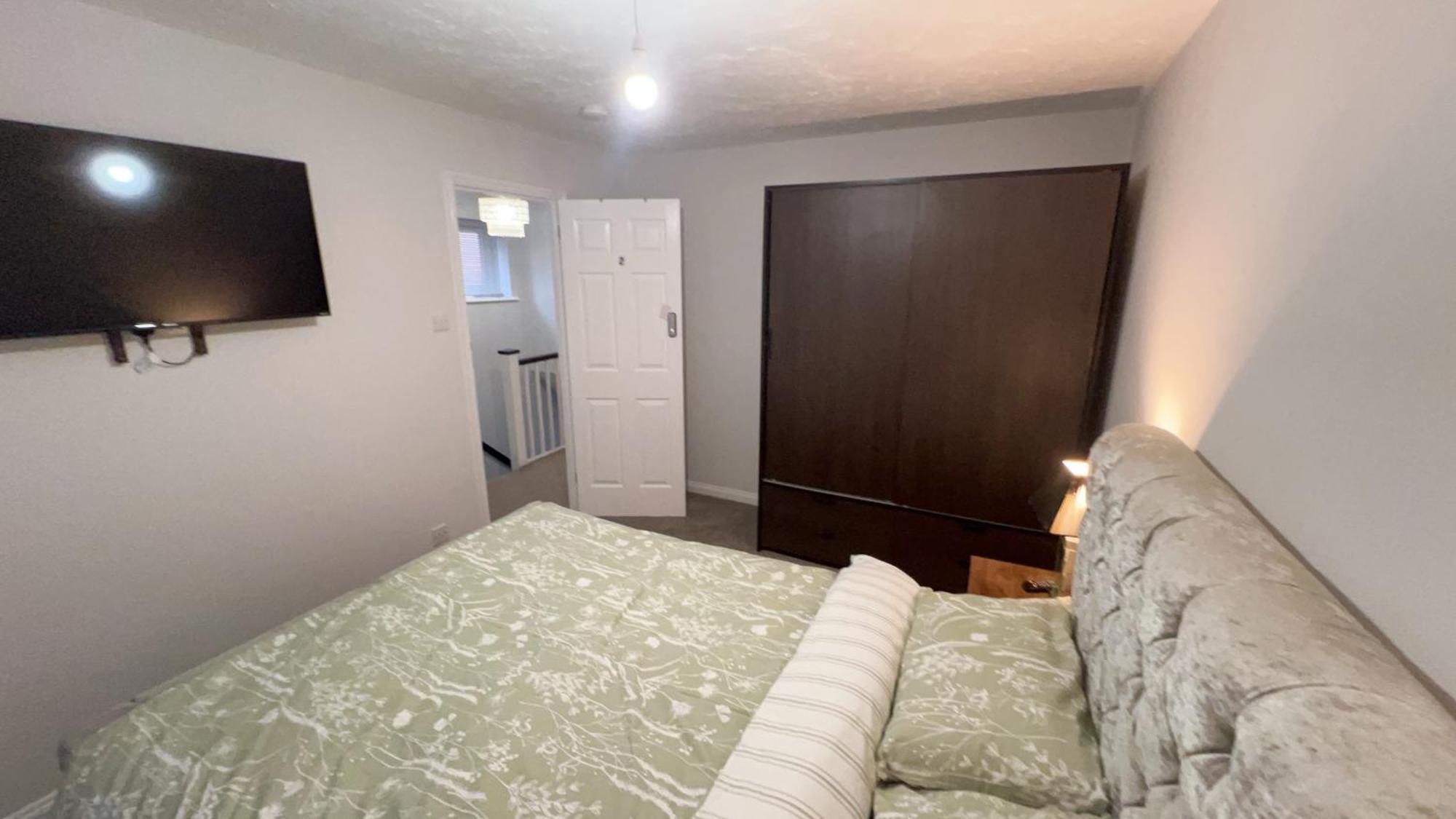 Сasa de vacaciones Cosy 4 Bedroom Let 22mins From London On The Train *