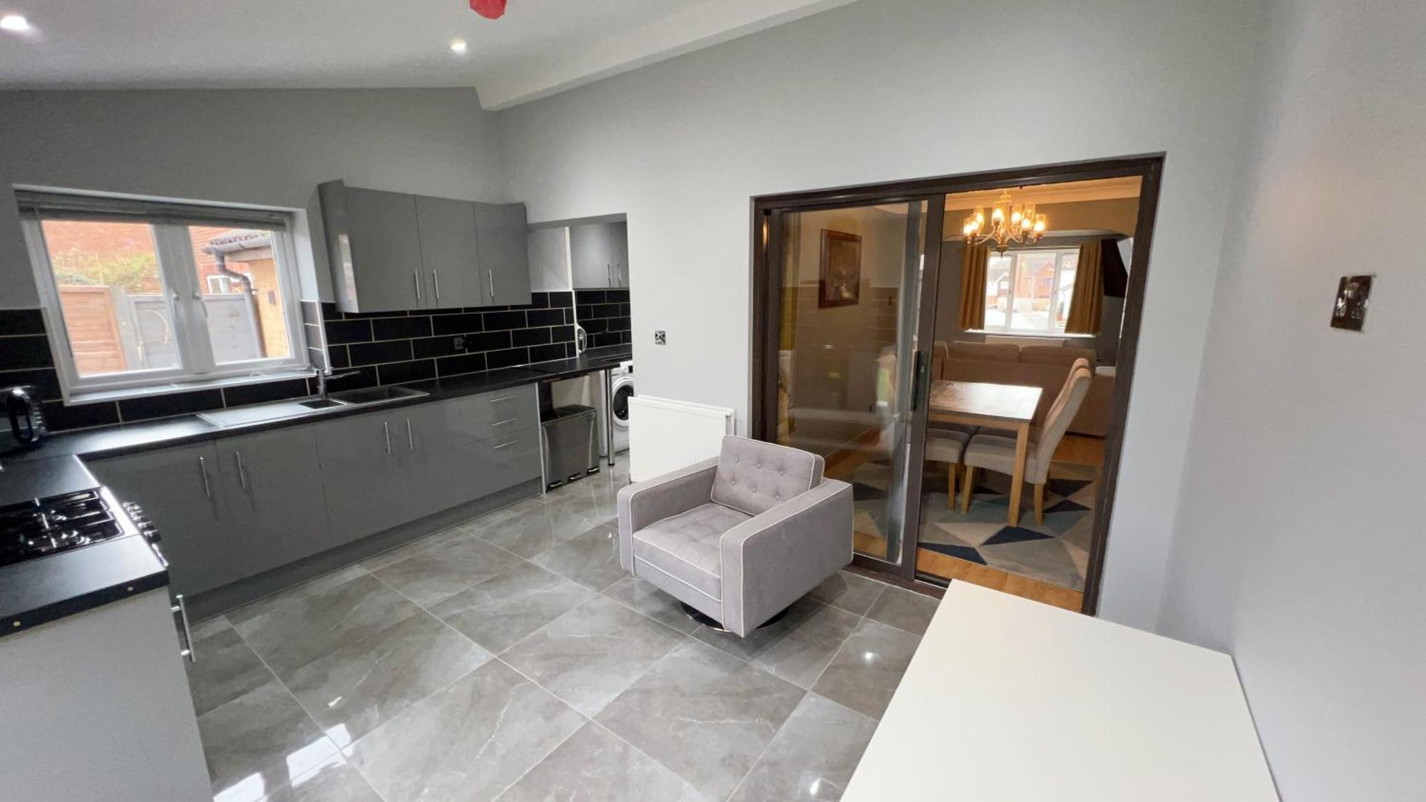 Cosy 4 Bedroom Let 22mins From London On The Train * Stevenage