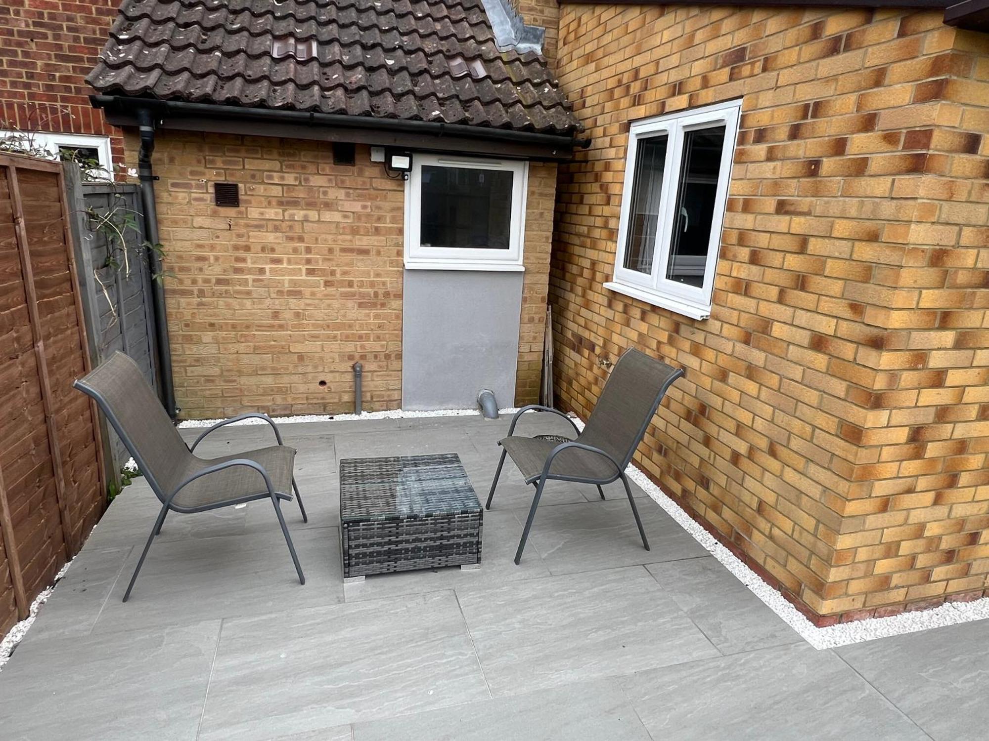 Сasa de vacaciones Cosy 4 Bedroom Let 22mins From London On The Train *