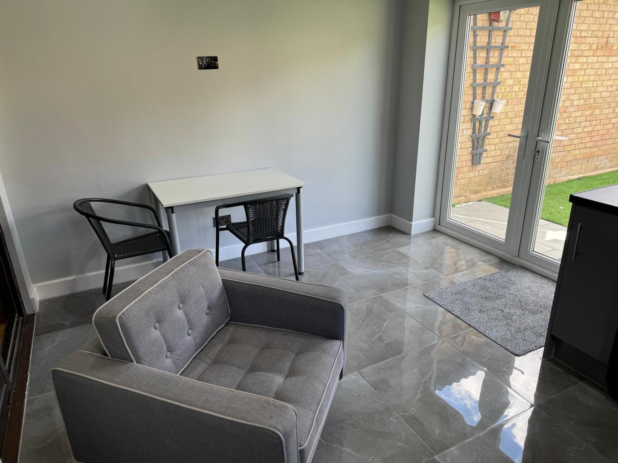Сasa de vacaciones Cosy 4 Bedroom Let 22mins From London On The Train